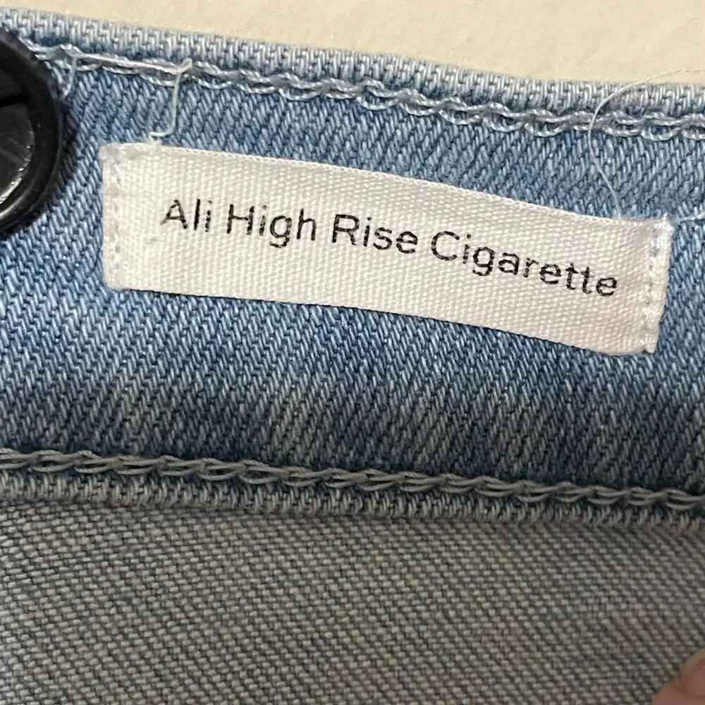 Frame Ali High Rise Cigarette Light‎ Wash Jeans